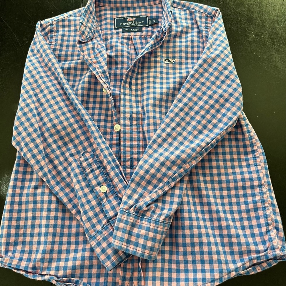 Adorable Vineyard Vines button down in EUC